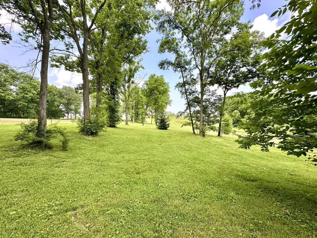 44 Magnolia Avenue Millersburg KY 40348