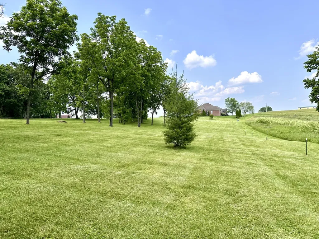 44 Magnolia Avenue Millersburg KY 40348