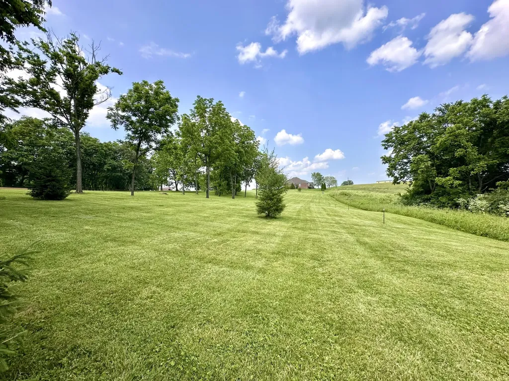 44 Magnolia Avenue Millersburg KY 40348
