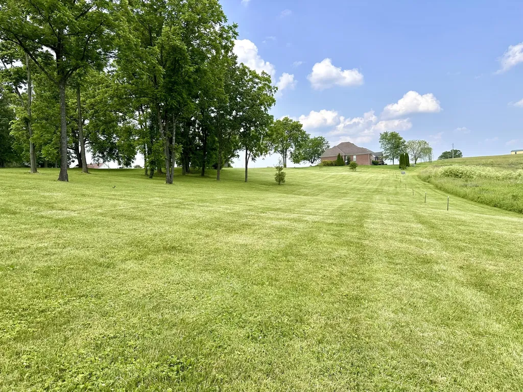 44 Magnolia Avenue Millersburg KY 40348