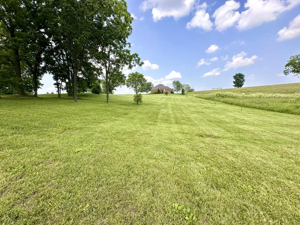 44 Magnolia Avenue Millersburg KY 40348