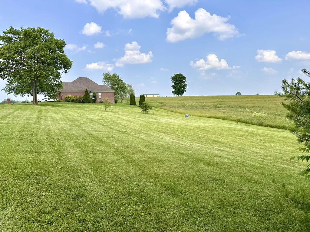 44 Magnolia Avenue Millersburg KY 40348