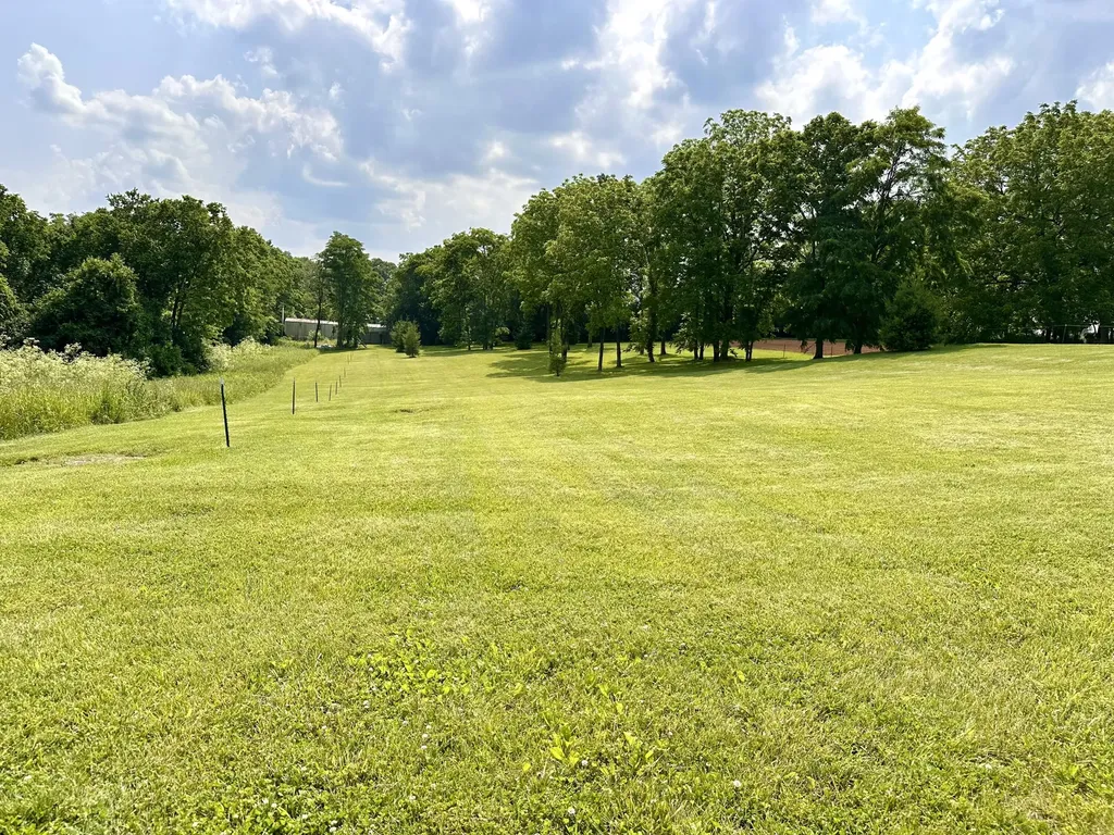 44 Magnolia Avenue Millersburg KY 40348