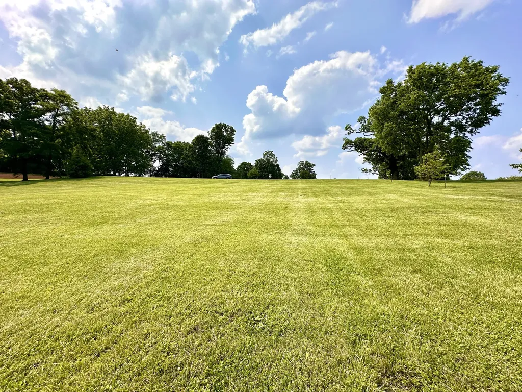 44 Magnolia Avenue Millersburg KY 40348