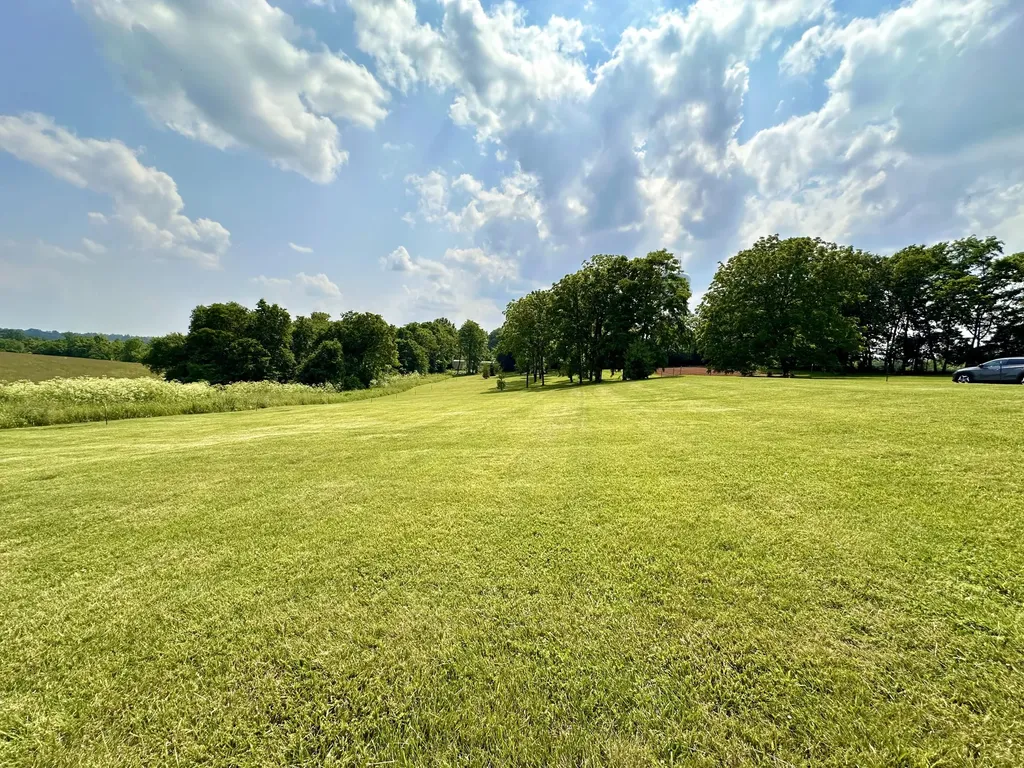 44 Magnolia Avenue Millersburg KY 40348