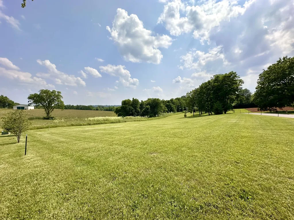 44 Magnolia Avenue Millersburg KY 40348