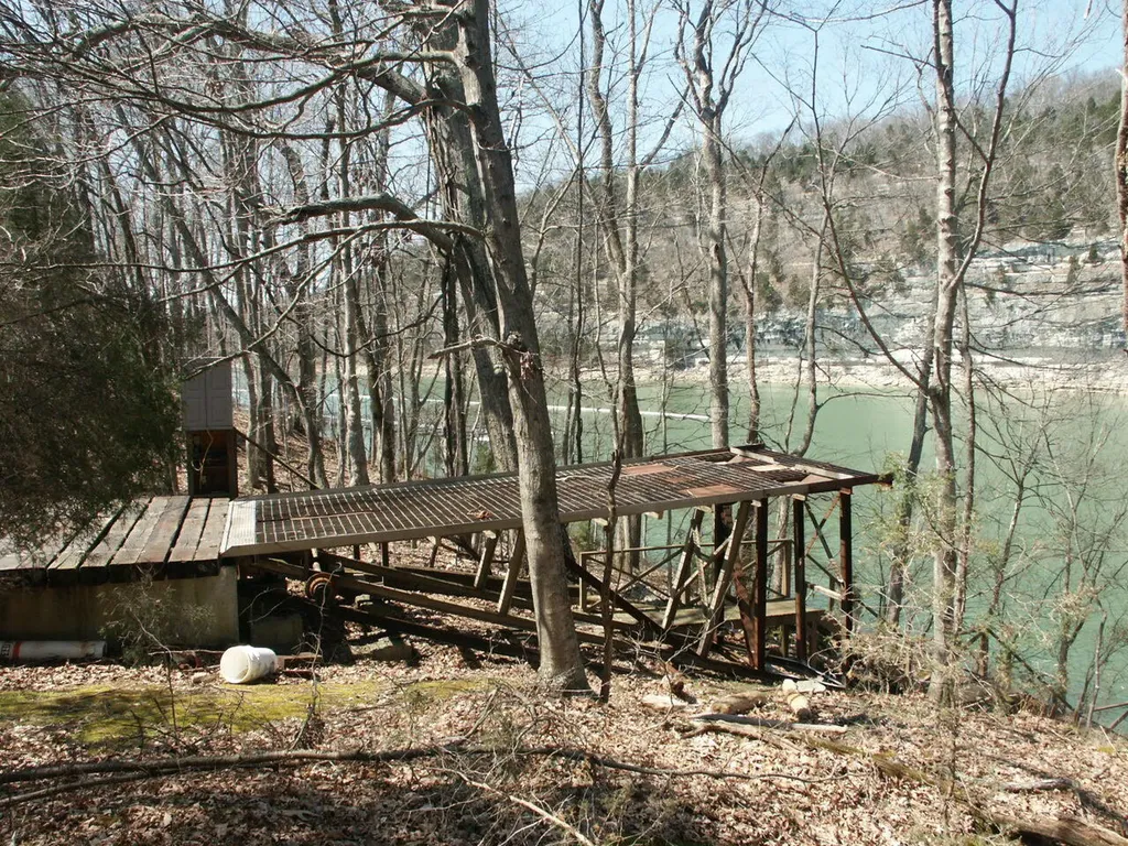 101-3 Woodson Bend Resort Bronston KY 42518
