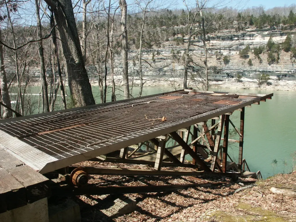 101-3 Woodson Bend Resort Bronston KY 42518