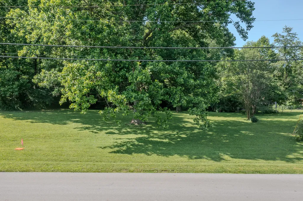 376 -a E French Avenue Burnside KY 41519