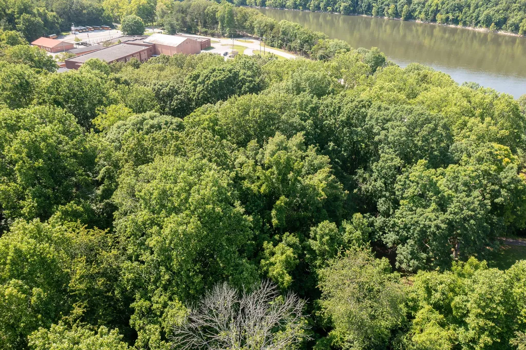 376 - B E French Avenue Burnside KY 41519