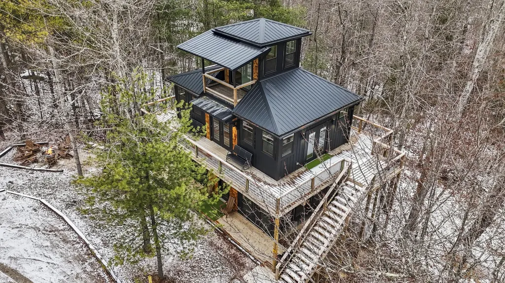 52 West Spencer Road Campton KY 41301