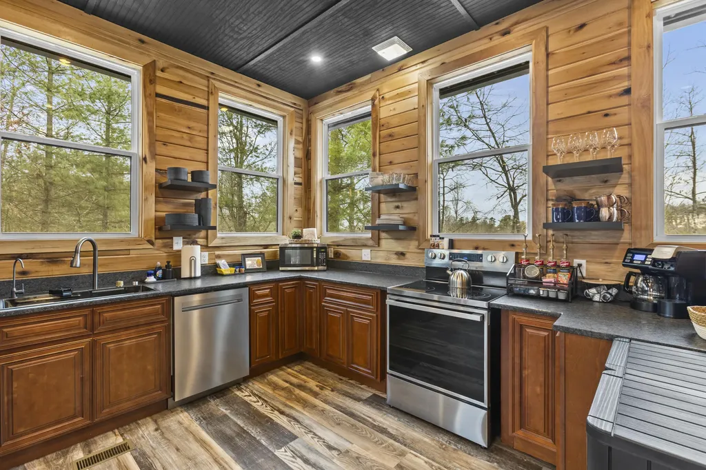 52 West Spencer Road Campton KY 41301