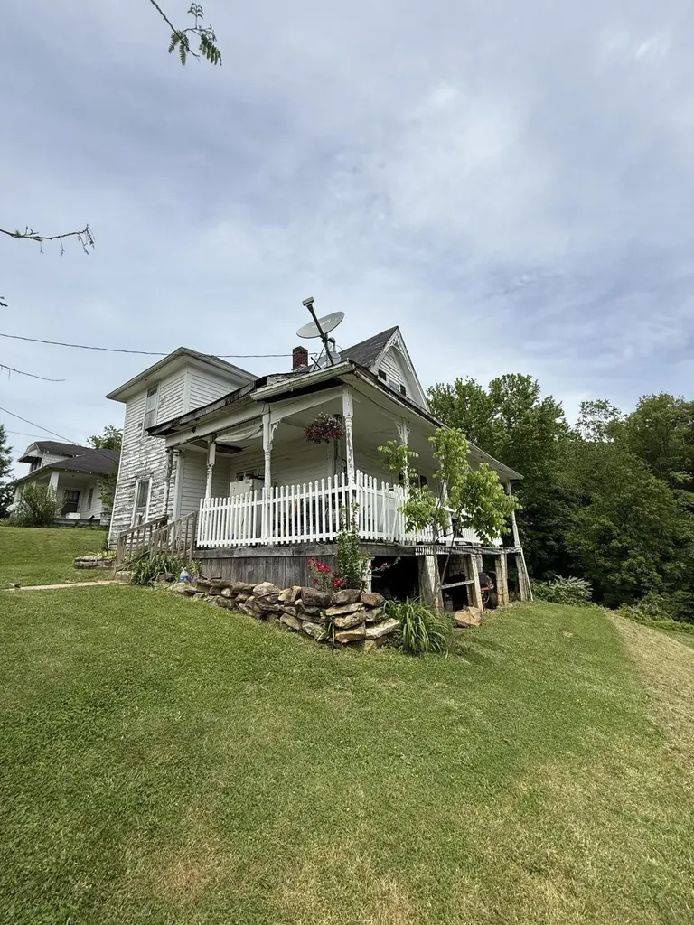 260 Center Street Beattyville KY 41311