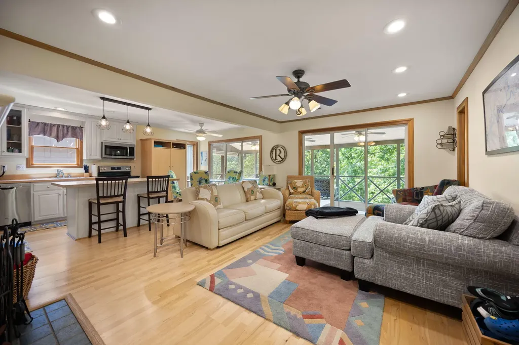 94-3 Woodson Bend Resort Bronston KY 42518