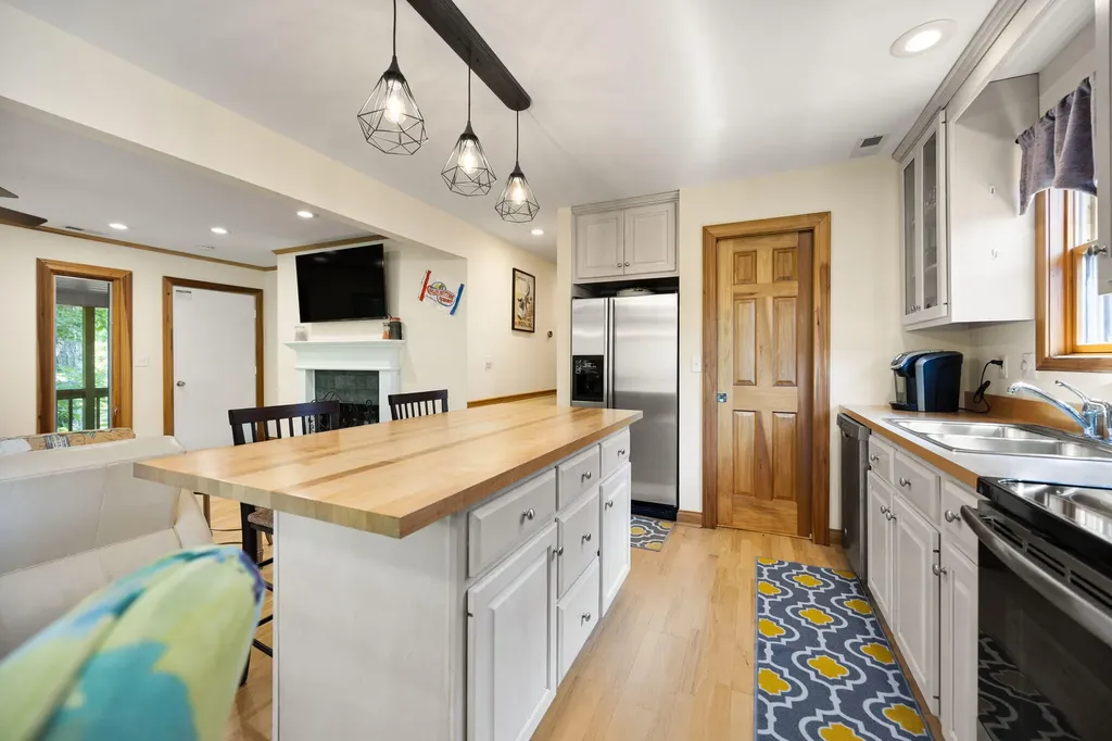 94-3 Woodson Bend Resort Bronston KY 42518