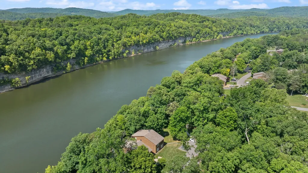 94-3 Woodson Bend Resort Bronston KY 42518