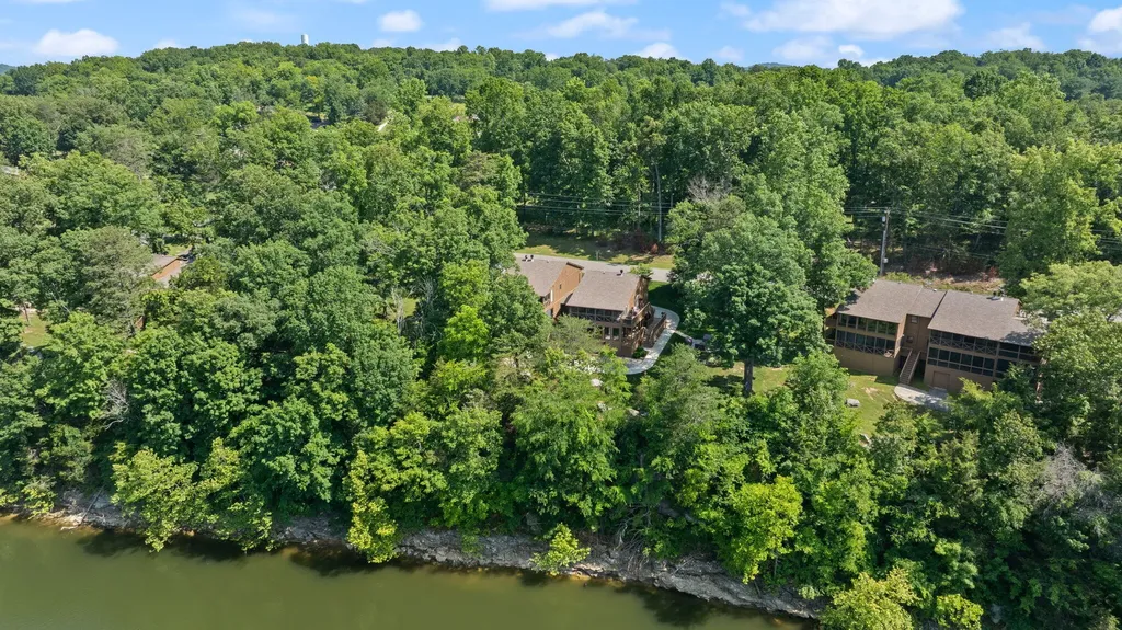 94-3 Woodson Bend Resort Bronston KY 42518