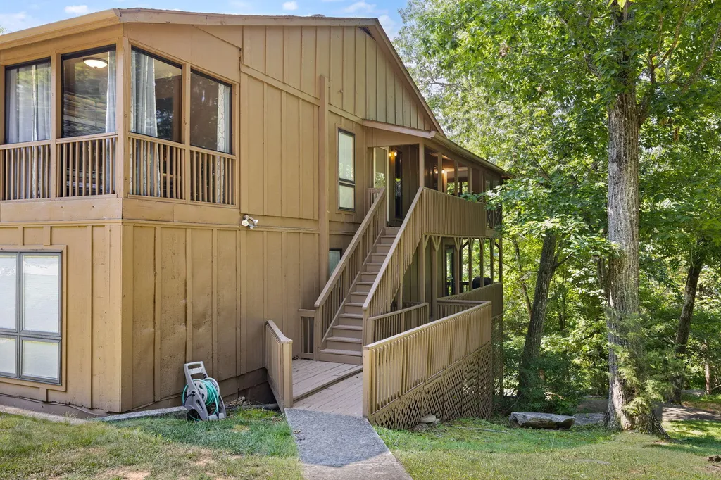 94-3 Woodson Bend Resort Bronston KY 42518
