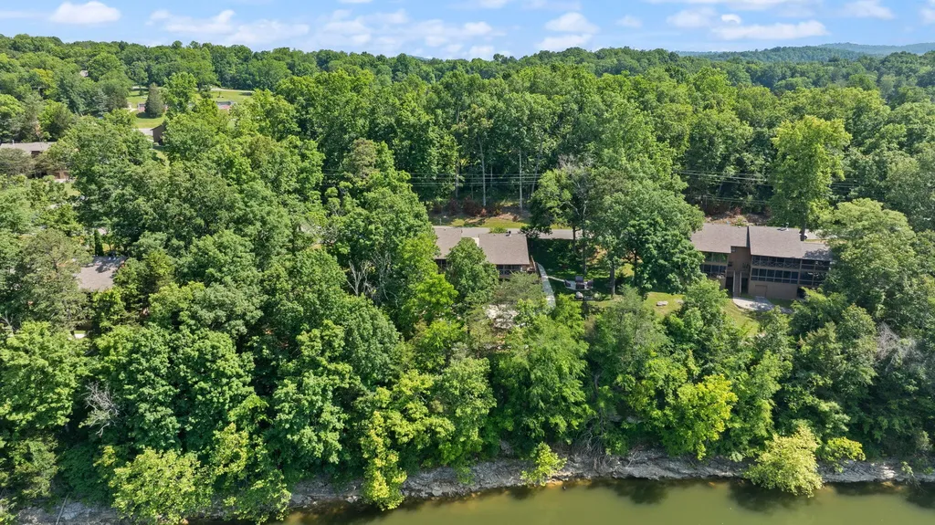 94-3 Woodson Bend Resort Bronston KY 42518