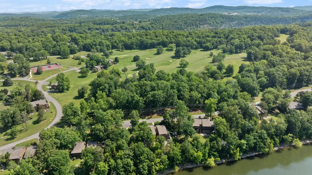 94-3 Woodson Bend Resort Bronston KY 42518