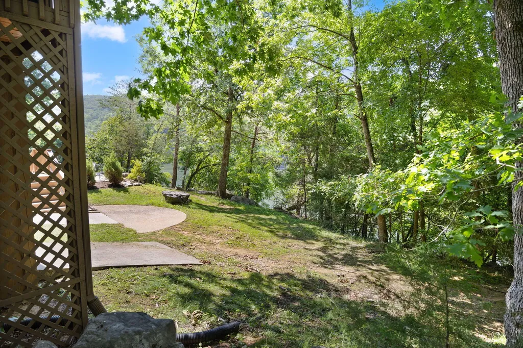 94-3 Woodson Bend Resort Bronston KY 42518