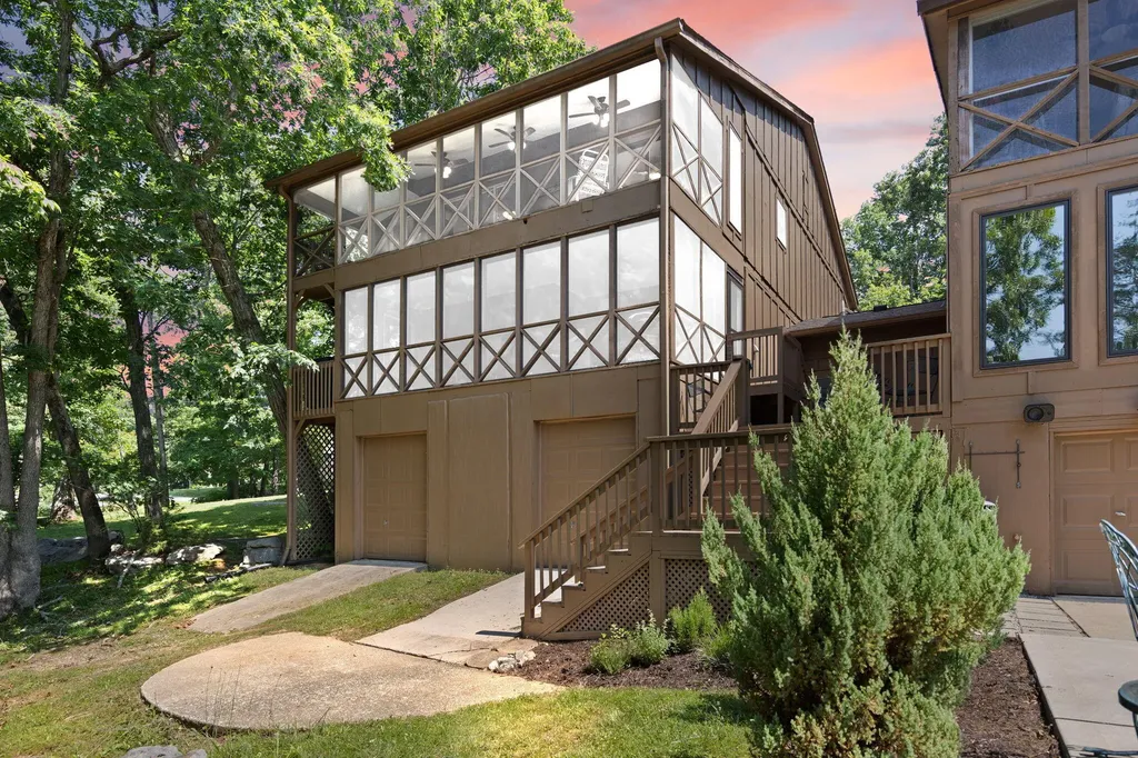 94-3 Woodson Bend Resort Bronston KY 42518