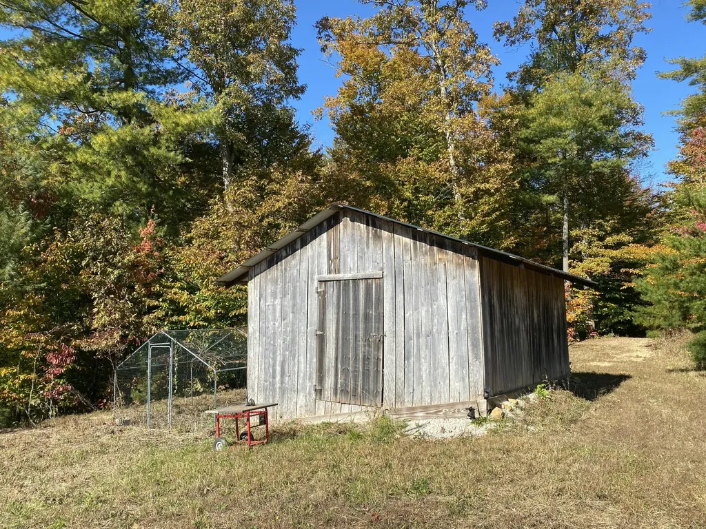 431 Harold Luke Road Campton KY 41301