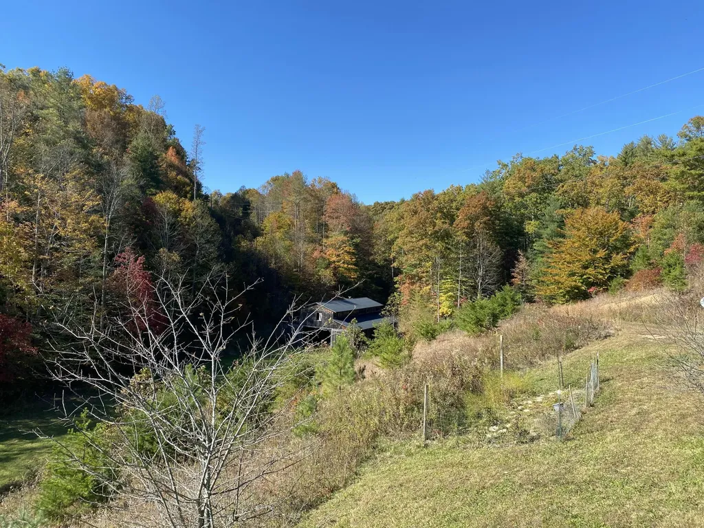 431 Harold Luke Road Campton KY 41301
