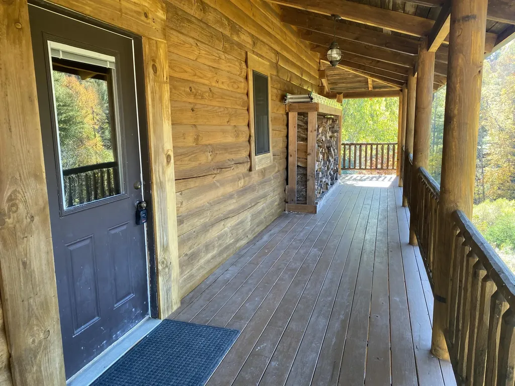 431 Harold Luke Road Campton KY 41301