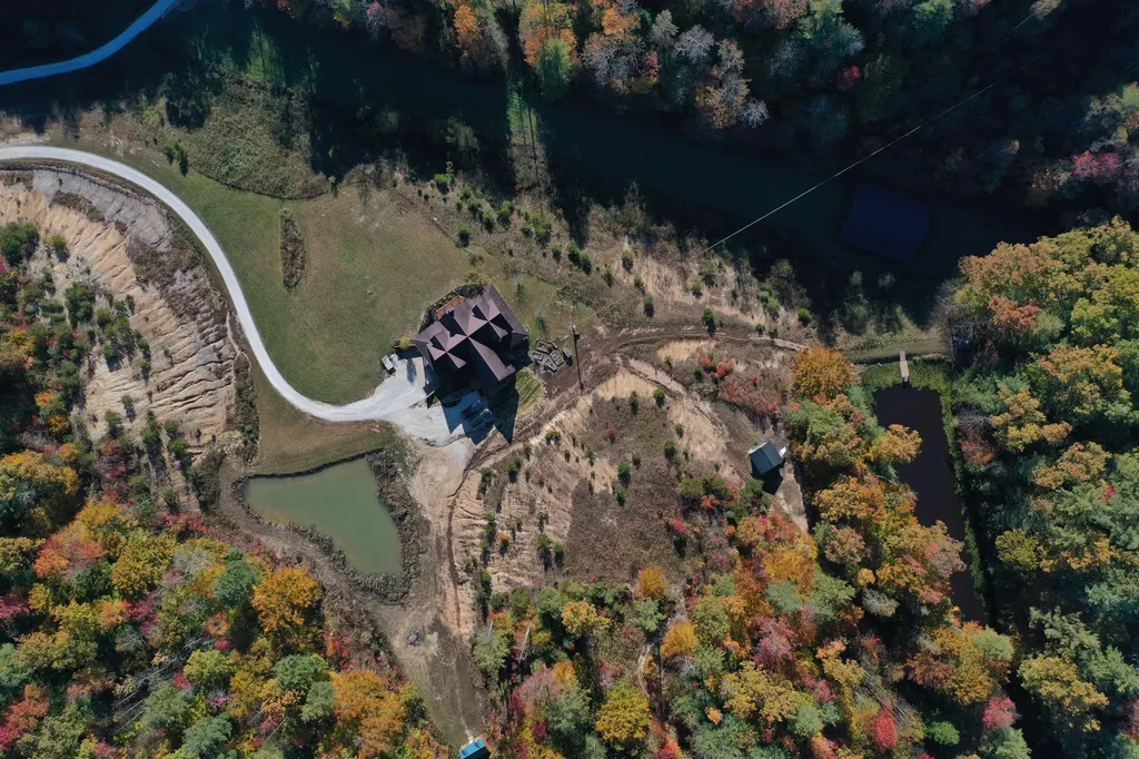 431 Harold Luke Road Campton KY 41301