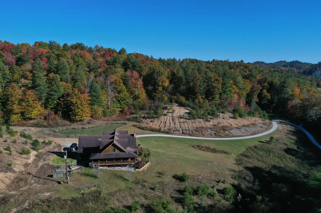 431 Harold Luke Road Campton KY 41301
