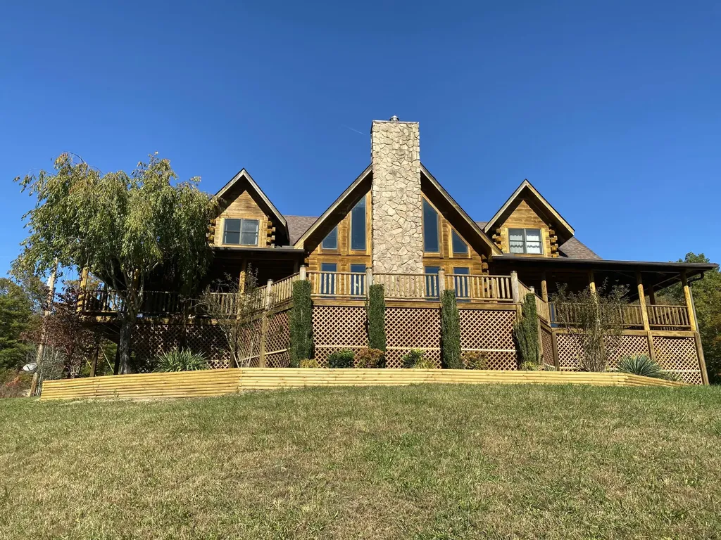 431 Harold Luke Road Campton KY 41301
