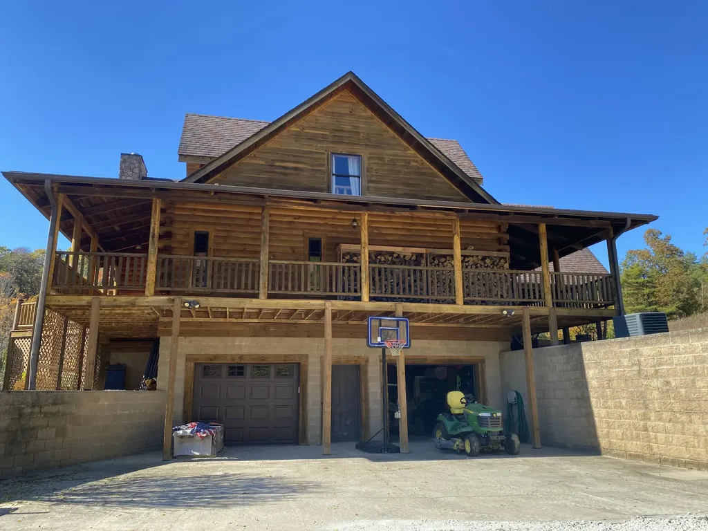 431 Harold Luke Road Campton KY 41301