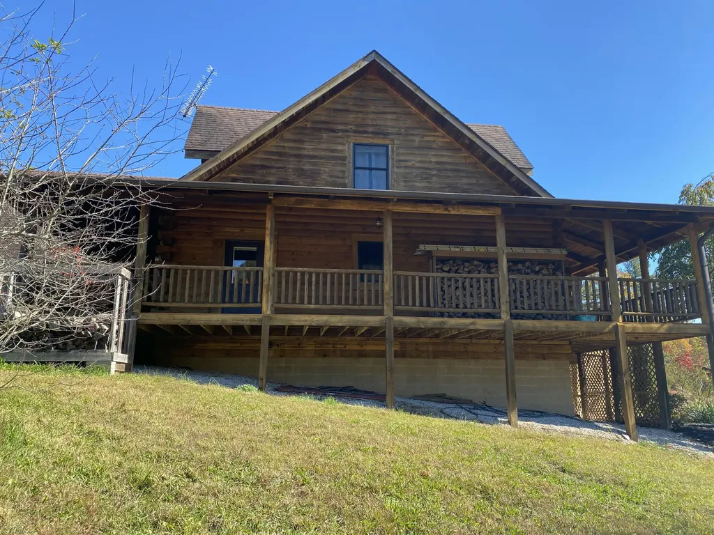 431 Harold Luke Road Campton KY 41301