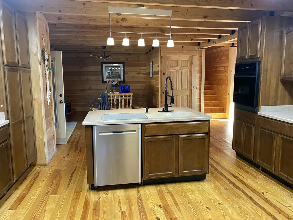 431 Harold Luke Road Campton KY 41301