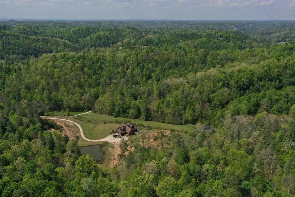 431 Harold Luke Road Campton KY 41301