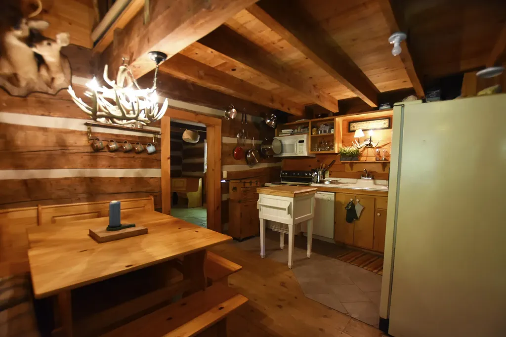 692 Little Doe Creek Road Irvine KY 40336
