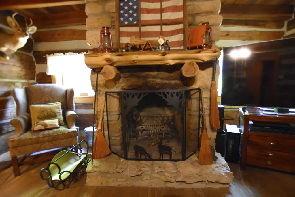 692 Little Doe Creek Road Irvine KY 40336
