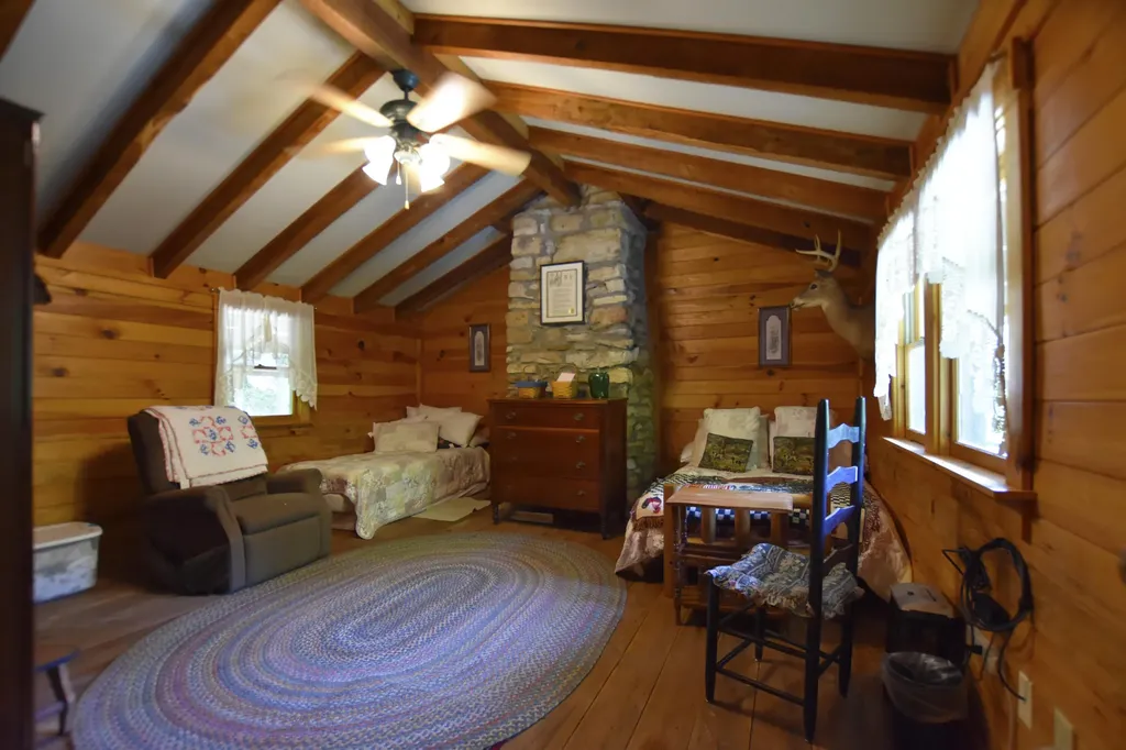 692 Little Doe Creek Road Irvine KY 40336