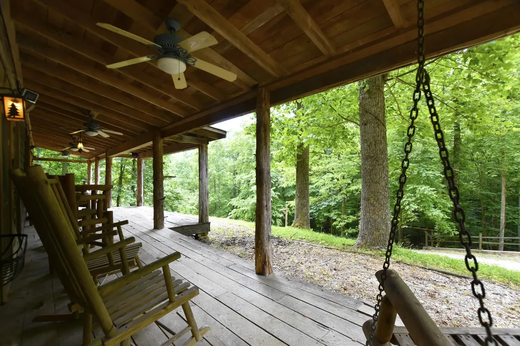 692 Little Doe Creek Road Irvine KY 40336
