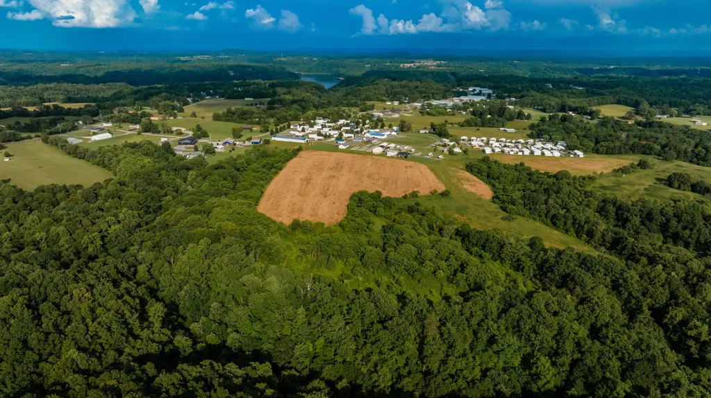 00 J Tucker Lane Russell Springs KY 42642