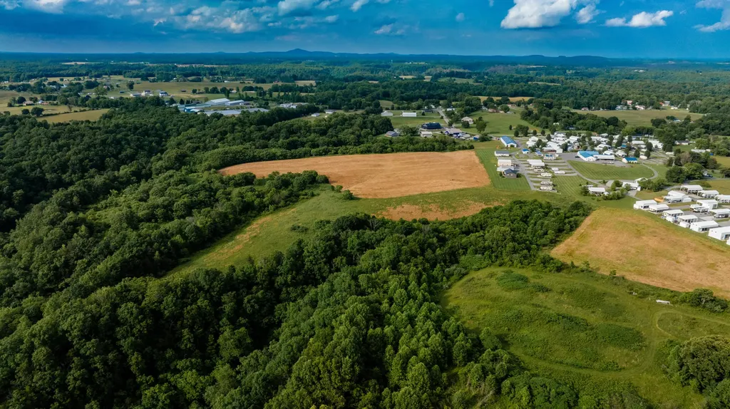 00 J Tucker Lane Russell Springs KY 42642