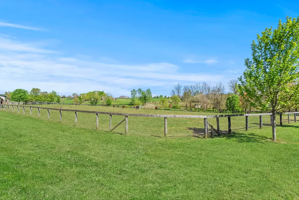 106 Sand Piper Court Midway KY 40347