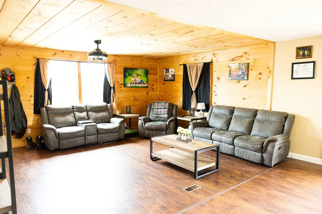29 Left Fork Bear Track Road Beattyville KY 41311