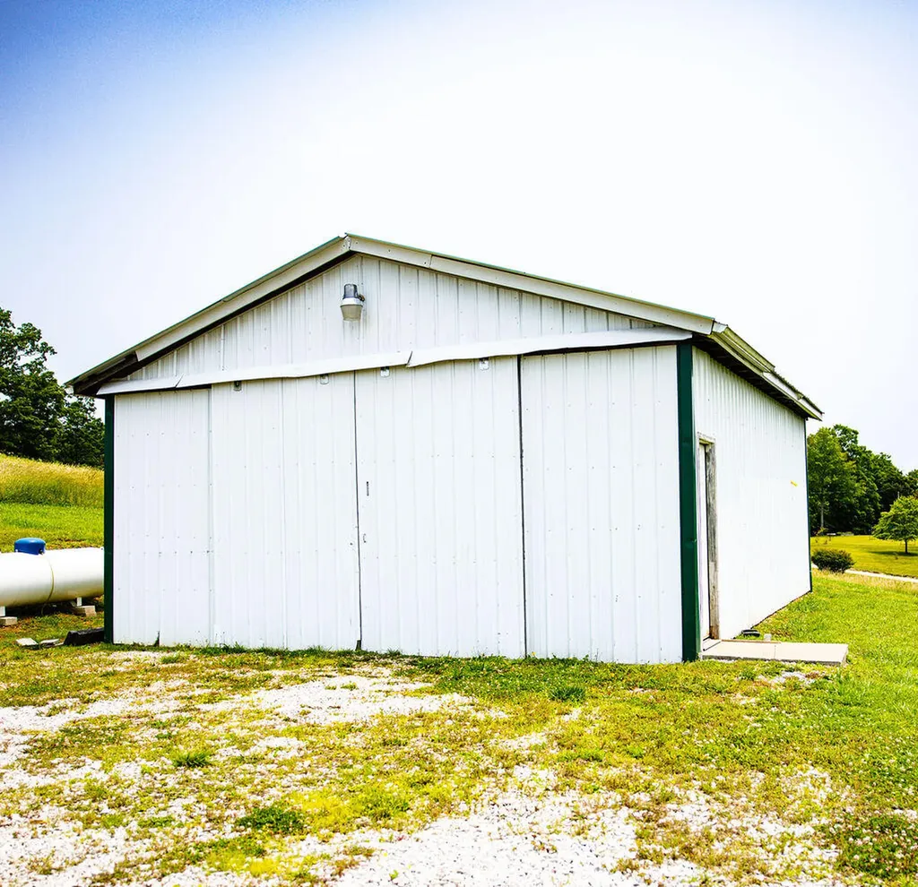 29 Left Fork Bear Track Road Beattyville KY 41311
