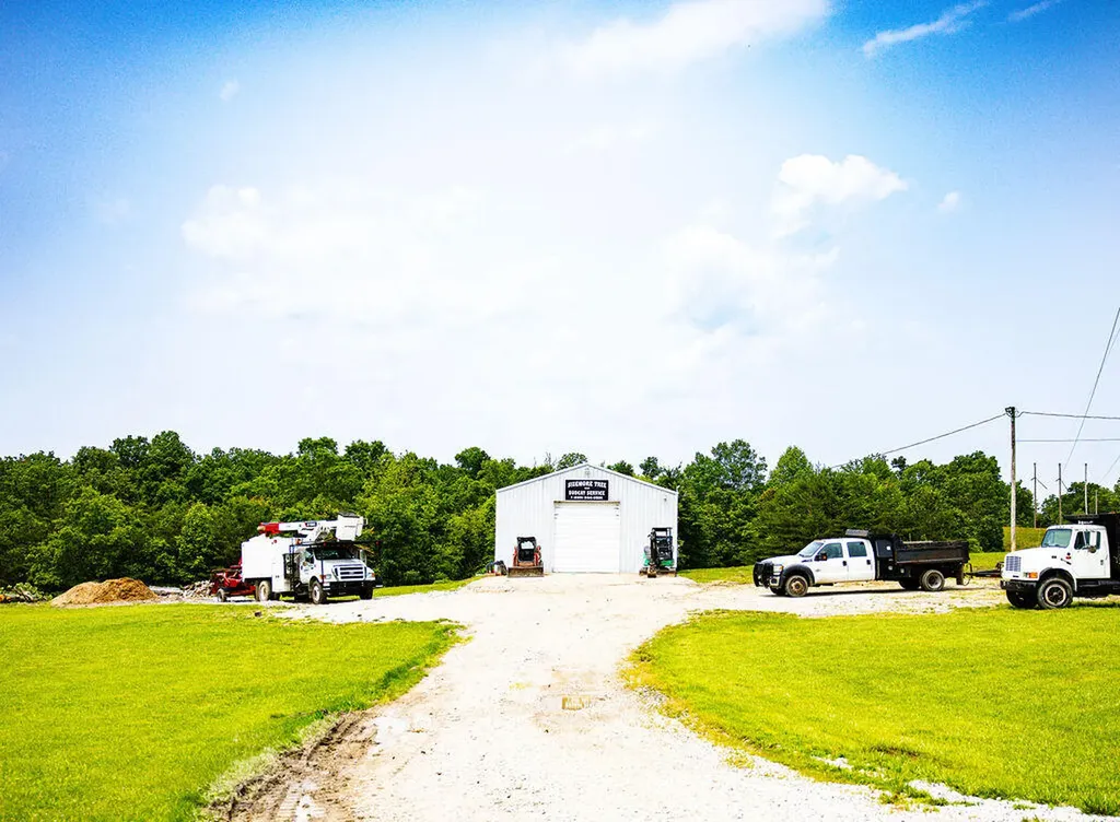 29 Left Fork Bear Track Road Beattyville KY 41311