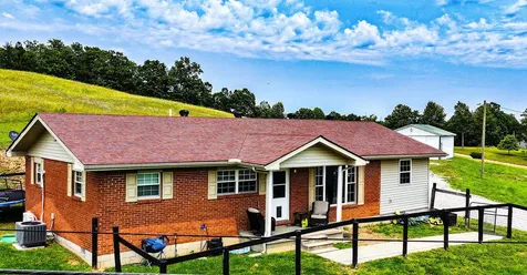 29 Left Fork Bear Track Road Beattyville KY 41311