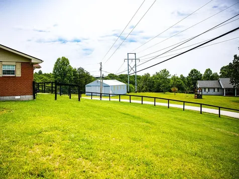 29 Left Fork Bear Track Road Beattyville KY 41311