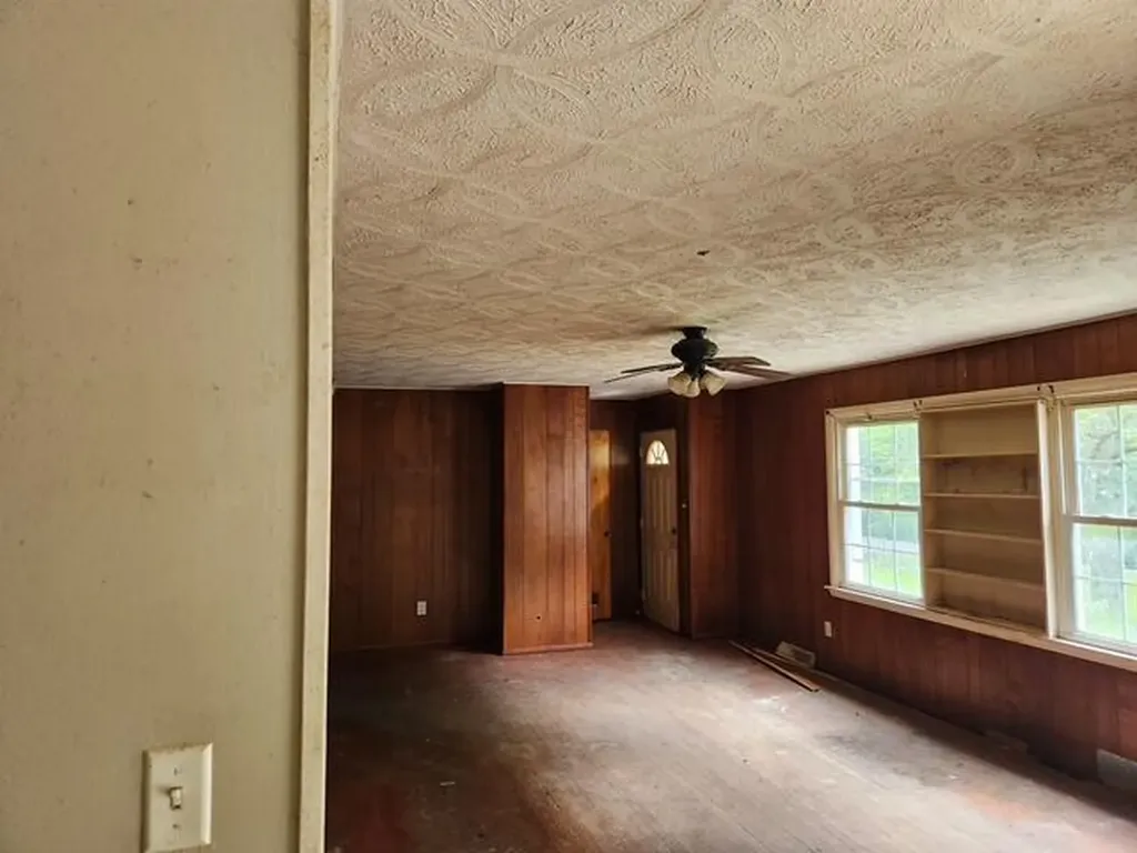 531 Smith Fork Road Phelps KY 41553