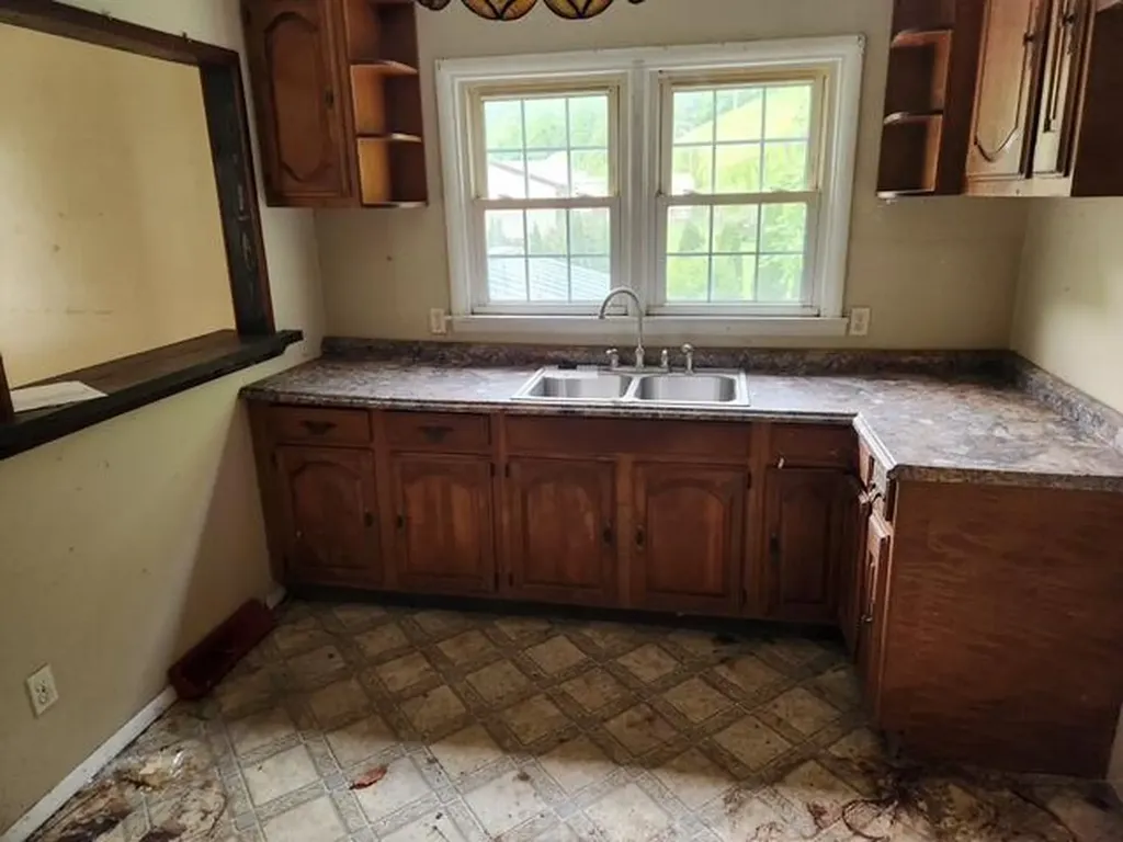 531 Smith Fork Road Phelps KY 41553